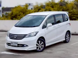 Honda Freed 1.5 SE 2010 สภาพสวยพร้อมใช้งาน มือเดียวป้ายแดง  ไมล์น้อย 