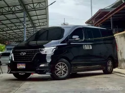 Hyundai H-1 2.5 Deluxe 2022 รถบ้านมือเดียว สวยมาก ไมล์น้อย 