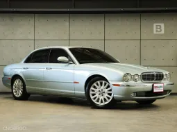 2004 Jaguar XJ8 3.5 Executive Sedan AT ไมล์แท้ ตัวรถพื้นฐานดีมากสภาพสวย เจ้าของเดิมดูแลรถดี B8979