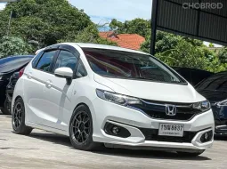 Honda Jazz 1.5 i-VTEC 2020 พร้อมของแต่งหล่อๆ