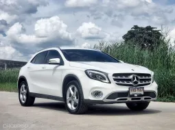 Mercedes-Benz GLA200 1.6 W156 Urban เบนซิน A/T ปี 2019