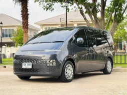 Hyundai Staria 2.2 Diesel 2022 สภาพใหม่ เข้าศูนย์ตลอด มือเดียว ป้ายแดง  