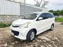Toyota Avanza 1.5s ปี 2013 มือเดียวป้ายแดง