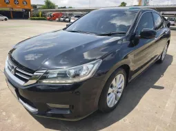 Honda Accord 2.0 EL ปี 2015 รถมือสองสภาพดี ราคาคุ้มค่า