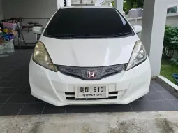 2013 Honda JAZZ 1.5 i-VTEC รถเก๋ง 5 ประตู รถบ้านแท้