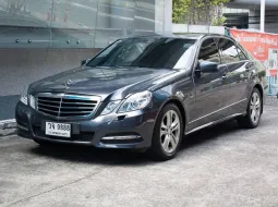 2011 MERCEDES BENZ E200 1.8 (CGI) รถไมล์แท้ 53,600 KM มีประวัติเข้าศูนย์ รถสีเดิม น็อตไม่เคยขยับ