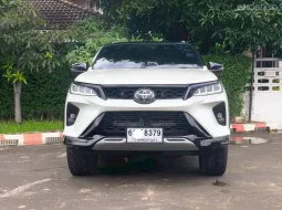 Toyota Fortuner 2.8 Legender Black Top 2WD auto ปี 2020 แท้ สีขาว