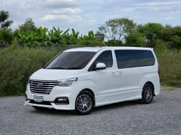 HYUNDAI H-1 LIMITED III (11 ที่นั่ง) [Sunroof คู่ หน้า-หลัง] ปี 2019 รถตู้สุดหรู พร้อมออฟชั่นจัดเต็ม