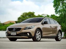Volvo V40 Cross Country 2.0 T5 ปี 2014 สภาพสวยมากๆ รถพร้อมใช้งาน ไม่ชนหนัก