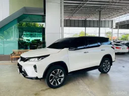 Toyota Fortuner 2.4 Legender 2023 ไมล์แท้ ดูแลดีเข้าศูนย์ตลอด