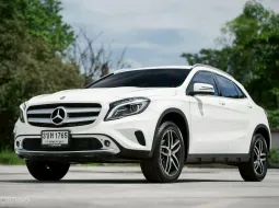 Benz GLA200 Urban ปี 2015 ออกห้างป้ายแดง ผ่อนเริ่มต้นหลักพัน