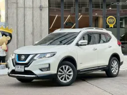 ผู้หญิงใช้มือเดียวตั้งแต่ป้ายแดง  Nissan Xtrail 2.0 V Hybrid 4WD MNC ปี2019 จด 2020