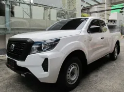 2025 NISSAN NAVARA CAB 2.5 SL กียร์ธรรมดา สีขาว วิ่งน้อย 15,254 กม. รถสวยสภาพใหม่ มือเดียว ฟรีดาวน์