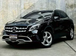 Mercedes-Benz GLA-Class 1.6 GLA200 2020 สภาพเยี่ยมไมล์น้อย 