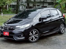 HONDA JAZZ 1.5 RS ปี2017 (mnc) A/T สีดำ
