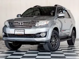 TOYOTA FORTUNER 3.0 V.CHAMP.4WD.ภายในสีดำ เกียร์ออโต้ ปี 2015