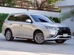 โอกาสดี Mitsubishi Outlander PHEV 2.4 PHEV 13.8 kWh ปี 2021 ราคาดีที่สุด