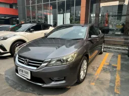 2013 Honda ACCORD 2.0 รถเก๋ง 4 ประตู 