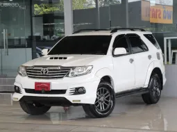 Toyota Fortuner 2.5 V ปี 2015 รถบ้านแท้ๆ ใช้น้อยเข้าศูนย์ตลอด สวยเดิมทั้งคัน ยางสวย ออกรถ0บาท