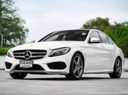 Benz C300 BlueTEC Hybrid AMG ปี 2015  ขาวเบาะแดงที่ถูกต้อง แถมวิ่งน้อยเหมือนได้รถใหม่  