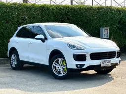 สนใจ Porsche Cayenne 3.0 E-Hybrid 2015 รถศูนย์ AAS ไมล์น้อย มือเดียวป้ายแดง  