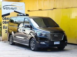 Hyundai H-1 2.5 Deluxe Van ตัวท็อป ปี 2019 รถ 11 นั่ง เกียร์ Auto เครื่อง ดีเซล
