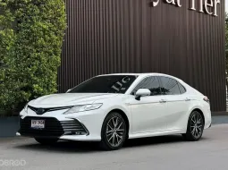 Toyota Camry 2.5 HEV Premium 2023 รถมือสองสภาพป้ายแดง ไมล์น้อย มือเดียว เจ้าของดูแลดี  