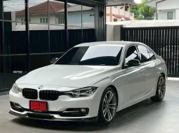 2014 BMW 3 Series 2.0 320i รถเก๋ง 4 ประตู รถสวย ไมล์น้อย  