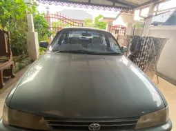 1993 Toyota COROLLA 1.5 รถเก๋ง 4 ประตู 