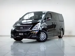2B214 Hyundai H-1 2.5 Elite รถตู้/VAN 2017 