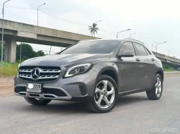2020 Mercedes-Benz GLA-Class 1.6 GLA200 SUV ออกรถง่าย รถสวย ไมล์น้อย 