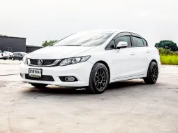 2013 Honda CIVIC 1.8 i-VTEC รถเก๋ง 4 ประตู 