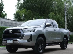  Toyota Revo ปี 2021 พรีรันเนอร์ ยกสูง แคปเปิดได้ 