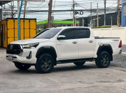 2022 Toyota Hilux Revo 2.4 Prerunner รถกระบะ รถบ้านแท้