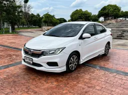 Honda City 1.5 V เกียร์ออโต้ ปี 2017 ผ่อนเริ่มต้น 6,*** บาท