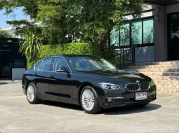 2018 BMW 320D F30 LCI รถมือเดียวออกป้ายแดง รถวิ่งน้อย เข้าศูนย์ทุกระยะ รถไม่เคยมีอุบัติเหตุครับ