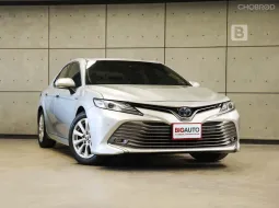 2020 Toyota CAMRY 2.5 Hybrid Premium Sedan AT ไมล์แท้ 6 หมื่น สภาพตัวรถไม่ต่างจากรถใหม่ B4718