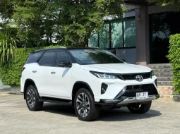 2022 TOYOTA FORTUNER LEGENDER 2.4 รถมือเดียวป้ายแดง วิ่งน้อย ประวัติศูนย์ครบ ไม่เคยมีอุบัติเหตุครับ