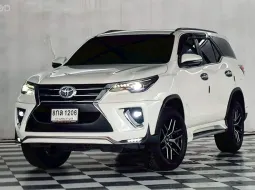 TOYOTA FORTUNER 2.4 V 2 WD เกียร์ออโต้ ปี 2018