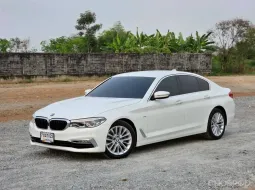 BMW 520d Luxury Line [G30] ปี 2017 สปอร์ตหรู นั่งสบาย เครื่องดีเซล แรง ประหยัด