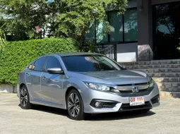 2018 HONDA CIVIC FC 1.5 TURBO รถมือเดียวออกป้ายแดง รถวิ่งน้อย เข้าศูนย์ทุกระยะ ไม่มีอุบัติเหตุครับ