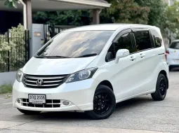 Honda Freed 1.5 E ปี 2010 ประตูสไลด์ไฟฟ้าสะดวกสบาย รถบ้าน เจ้าของขายเอง  