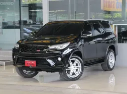 Toyota Fortuner 2.8 TRD Sportivo 4WD ปี17 รถบ้านมือเดียว ใช้น้อยเข้าศูนย์ตลอด สวยเดิมทั้งคัน ฟรีดาว