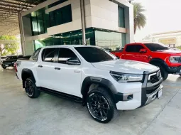 TOYOTA HILUX REVO2.4ROCCO PRERUNNER AUTO 2WD ปี23 ไมล์แท้ มือแรก