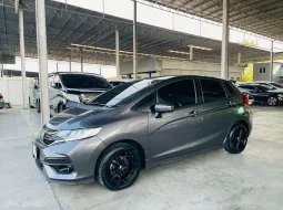 HONDA JAZZ 1.5 RS ปี 2019 รถสวย มือแรกออกห้าง พร้อมใช้ ไมล์น้อย TOP สุด รับประกันตัวถังสวย