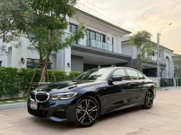 2022 BMW 3 Series 2.0 330Li รถเก๋ง 4 ประตู เจ้าของขายเอง รถสวย ไมล์น้อย  