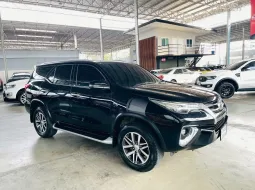 Toyota Fortuner 2.4 V ปี 2019 รถสวยมือแรก