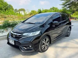 2019 Honda JAZZ 1.5 i-VTEC RS รถเก๋ง 5 ประตู รถบ้านแท้ 