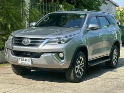 TOYOTA FORTUNER 2.4 V 2WD ปี 2016 รถสวย