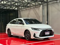 2024 TOYOTA YARIS ATIV 1.2 PREMIUM LUXURY รถมือเดียวป้ายแดง วิ่งเพียง30,000กม รถไม่มีอุบัติเหตุครับ